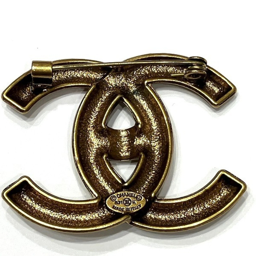 CHANEL Gold Logo Brooch - Picture 5 of 9